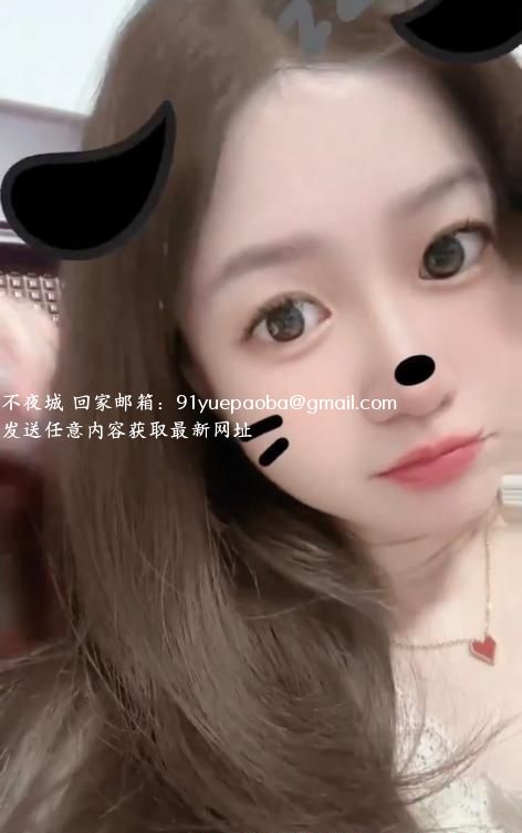 白嫩长腿少妇