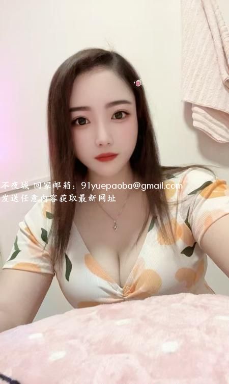 妩媚动人莉莉