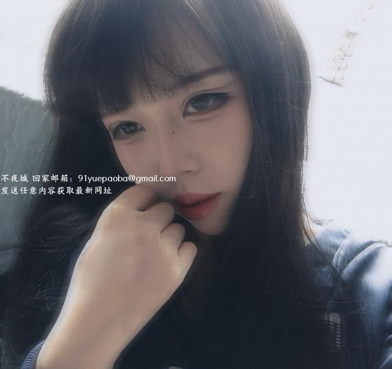 19岁颜值高小猫超好