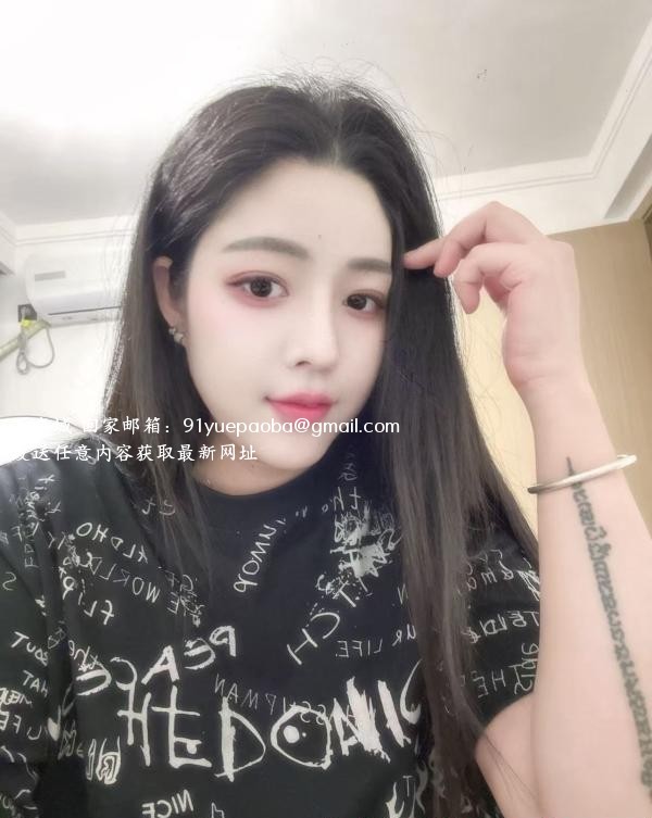 丰满翘臀梓琪超有料