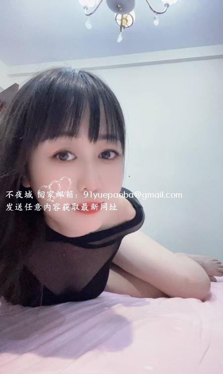 细腰川渝小姐姐