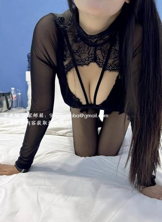 黑丝性感少妇小可乐