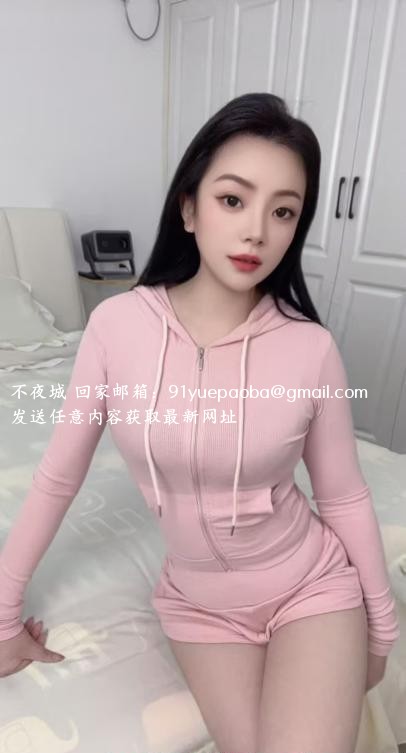 会夹逼的少妇