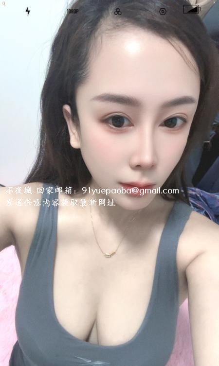 大胸萝莉