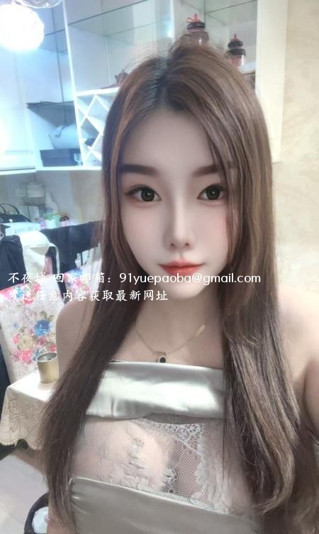 蜜桃翘臀欣欣