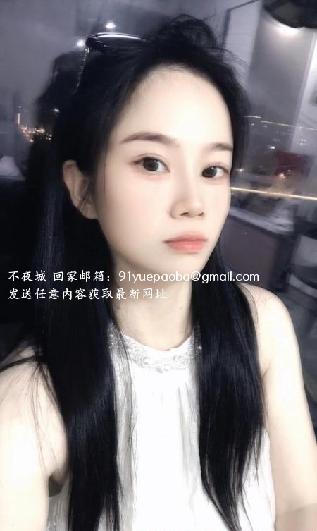 美甲小姐姐
