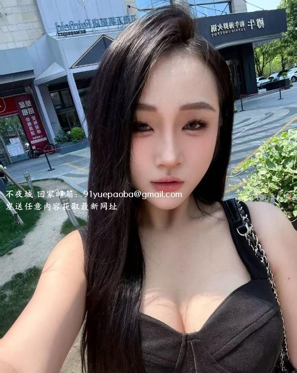 园区舌吻小嫩妹