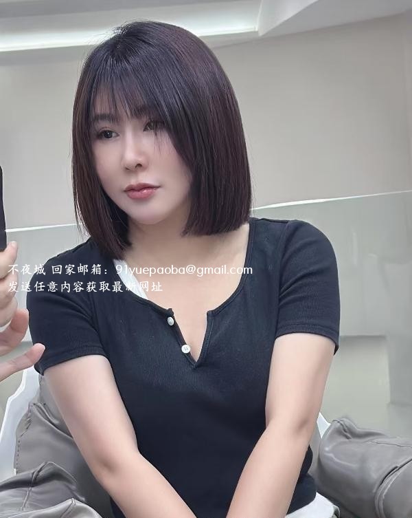 大胸骚妇抓龙筋
