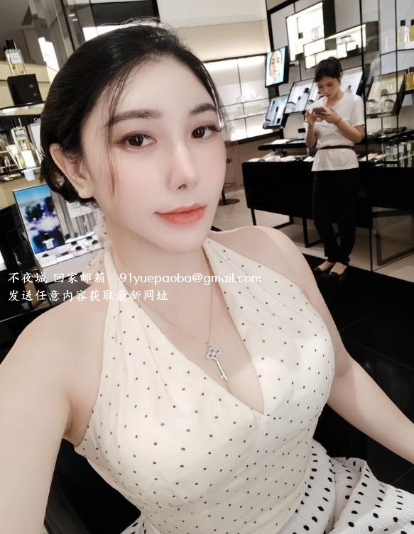 sm夹乳肥臀骚货