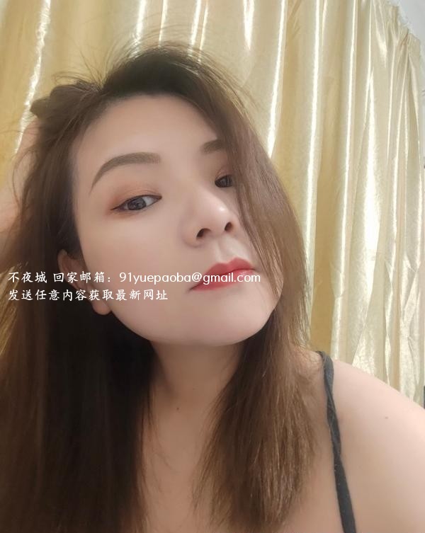 雨花贾西大胸美女