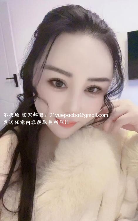 二刷大胸瑜伽苹果姐姐