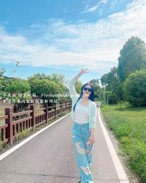 健身女孩西宝