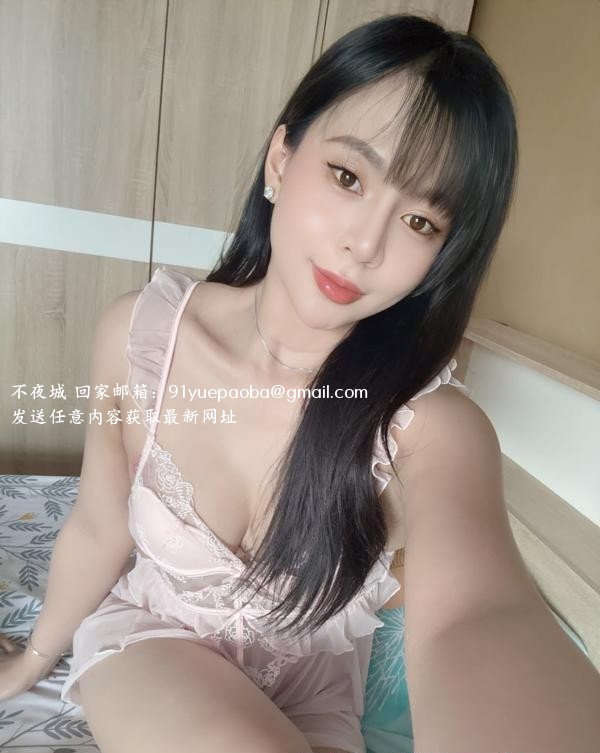 肤白性感少妇