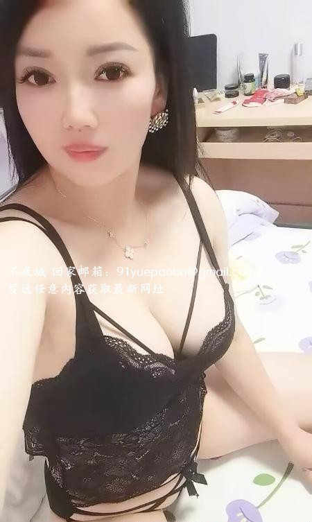 丰润肥臀大奶熟女