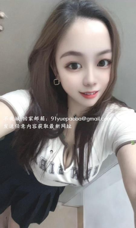 服务系舌吻骚妇