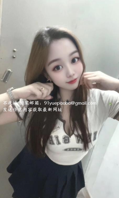 服务系舌吻骚妇