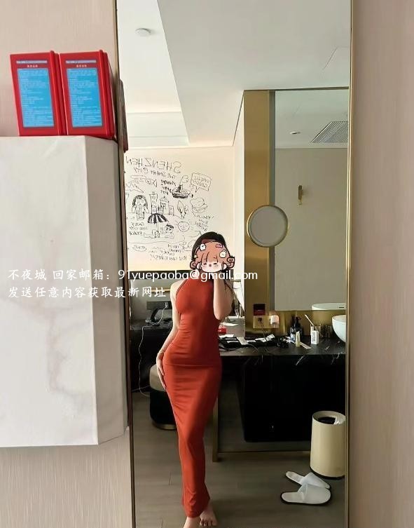 蜜桃臀性感馨馨