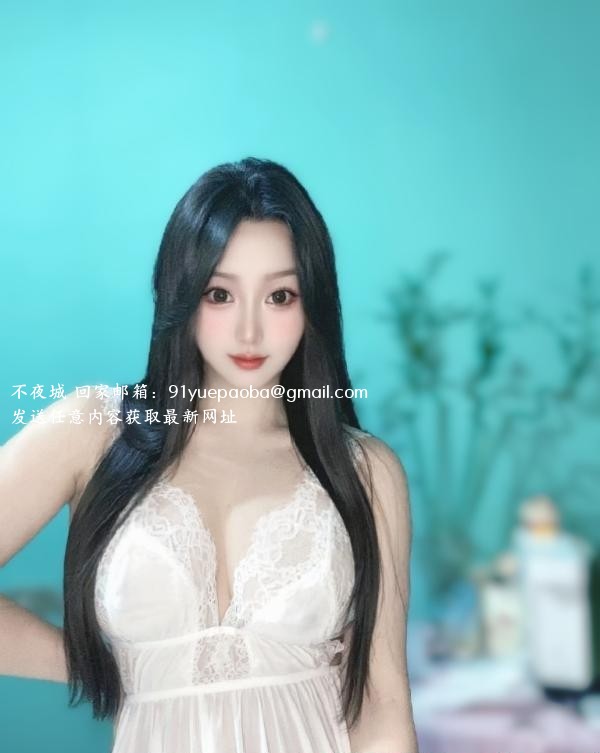 美胸小月