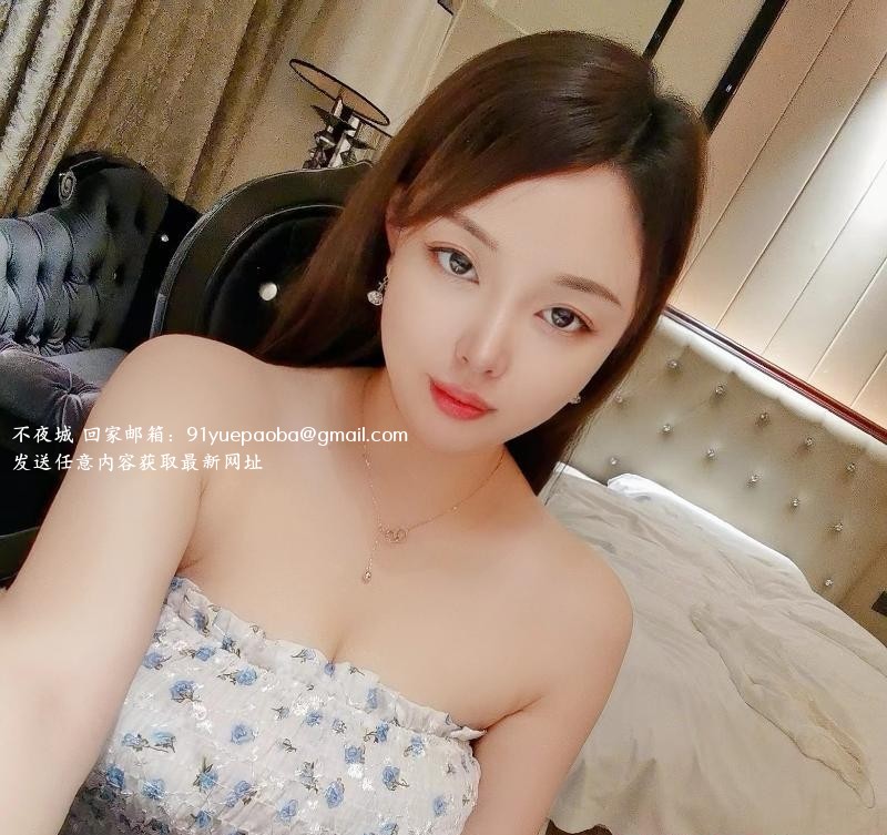 白嫩天然巨乳