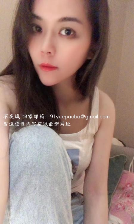 性感大胸美女