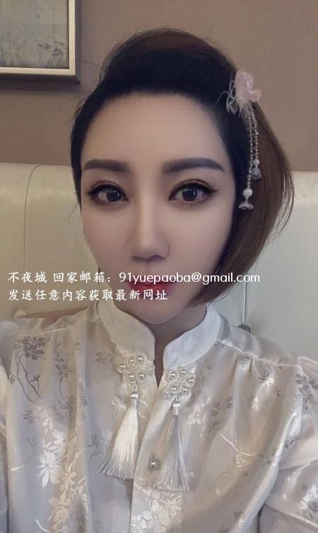 天河珠宝御姐