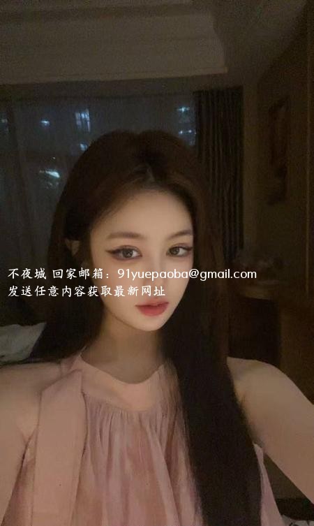 纯欲风性感文艺小妹