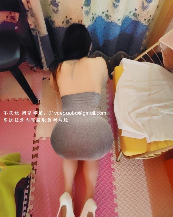 吊带包臀裙熟女
