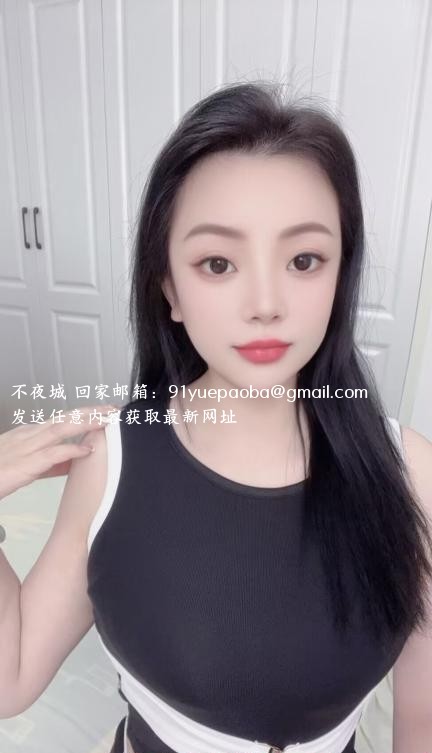 再刷会夹逼的少妇