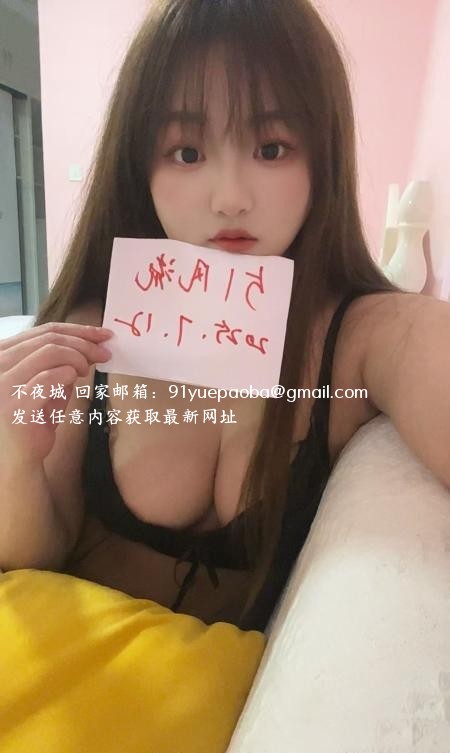 大胸翘臀小姐姐