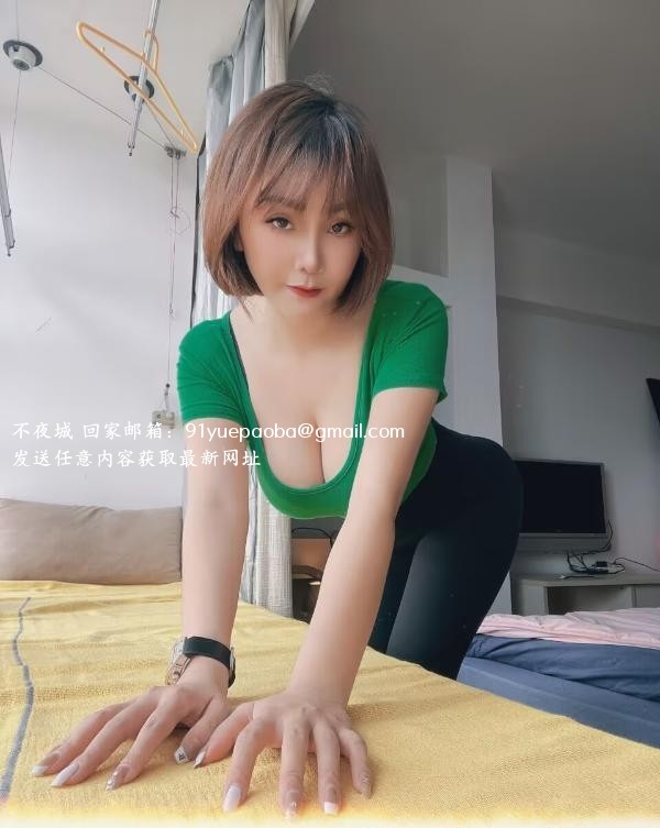 西青大奶蜜桃老师