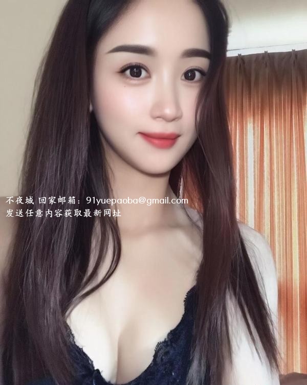 甜妹翘屁股
