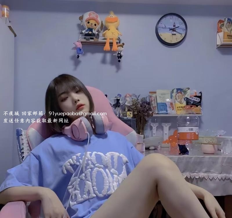 雨花萝莉小美女