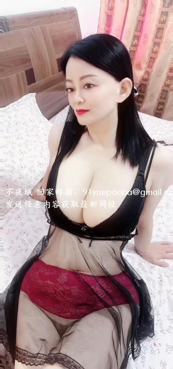 黑丝大奶少妇
