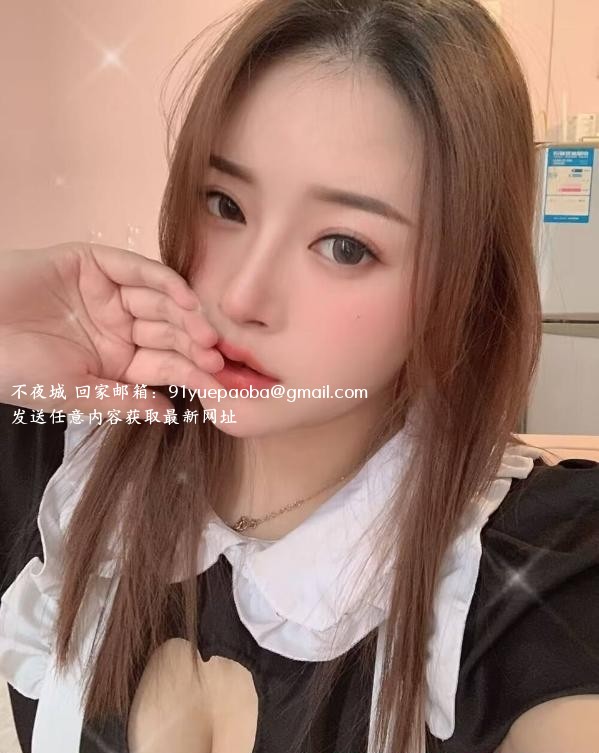 武侯美胸高挑妹子夏颜