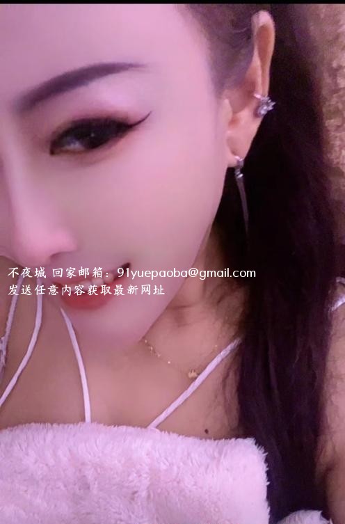 纹身美熟女