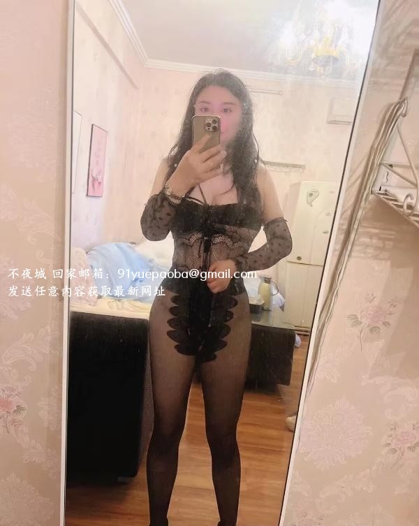 三通风韵熟女