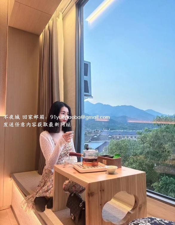 禅城蜜桃臀美琪