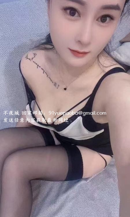 黑长直御姐静静