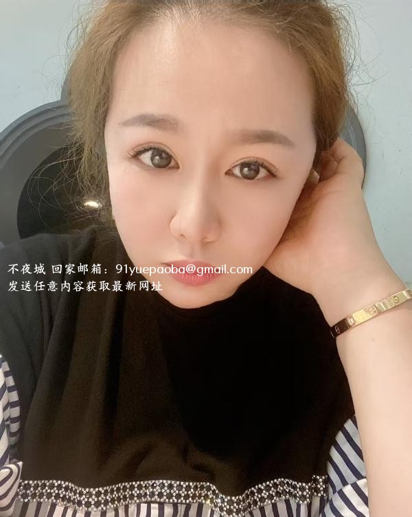 丰满大奶妹妹