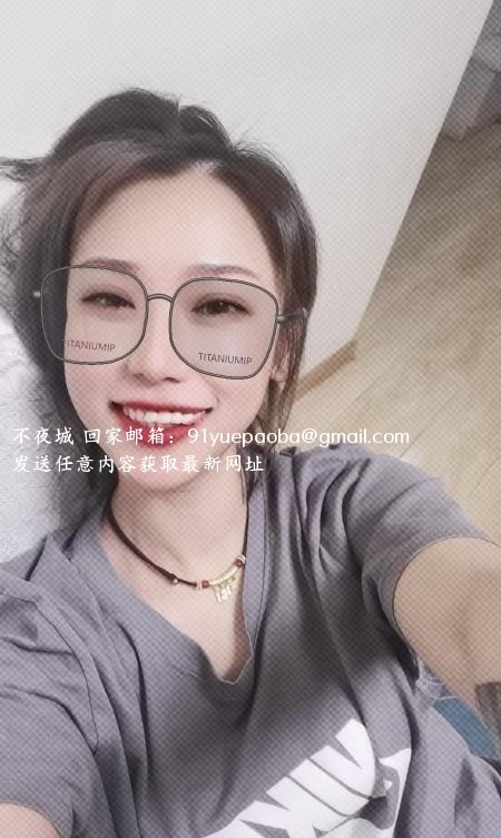 少妇苹果闺蜜双飞