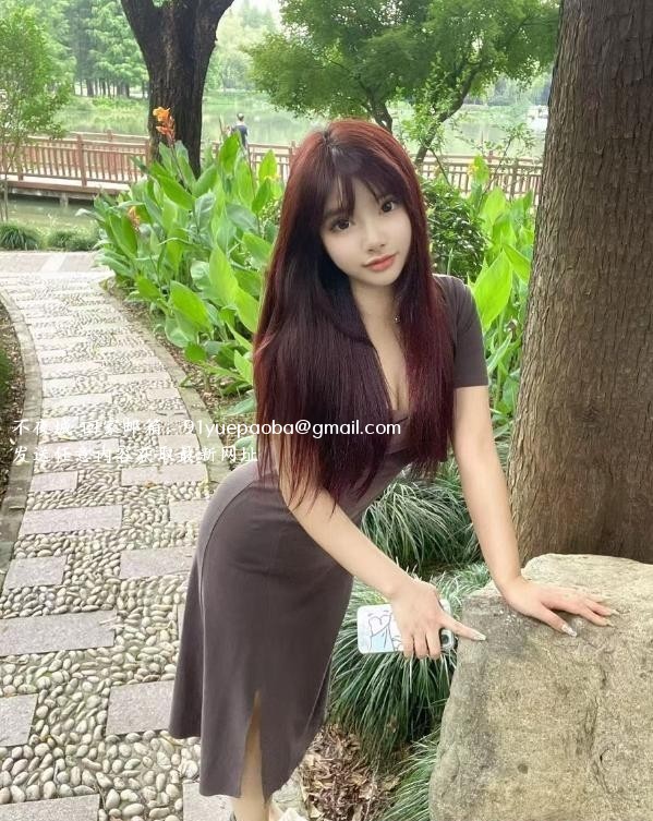 陆家嘴白嫩颜值小姐姐