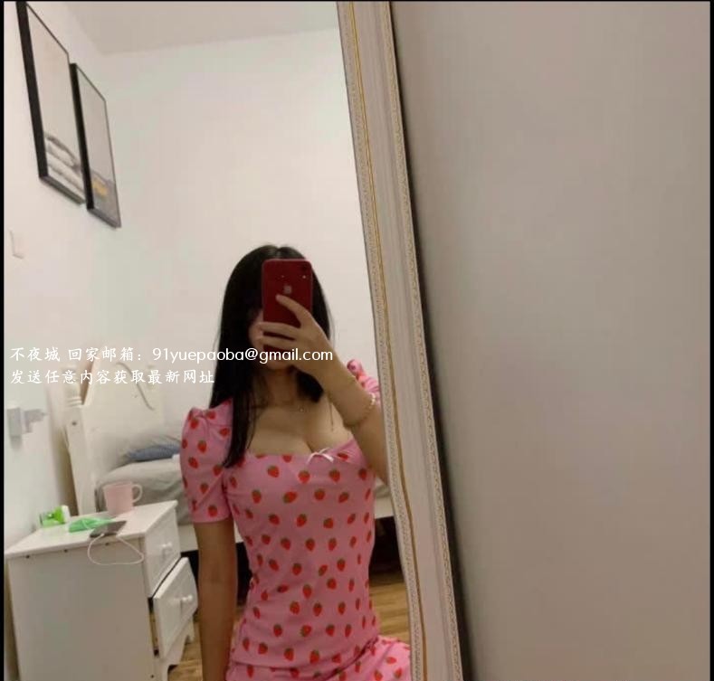 昭觉寺附近小个子美女
