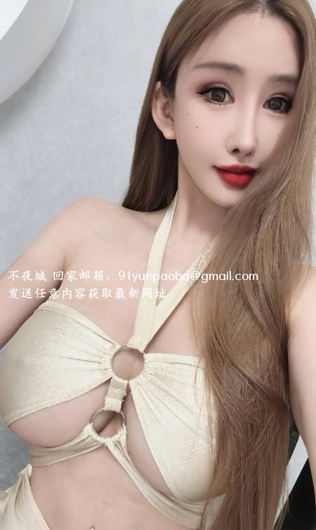 巨乳翘臀网红善朵