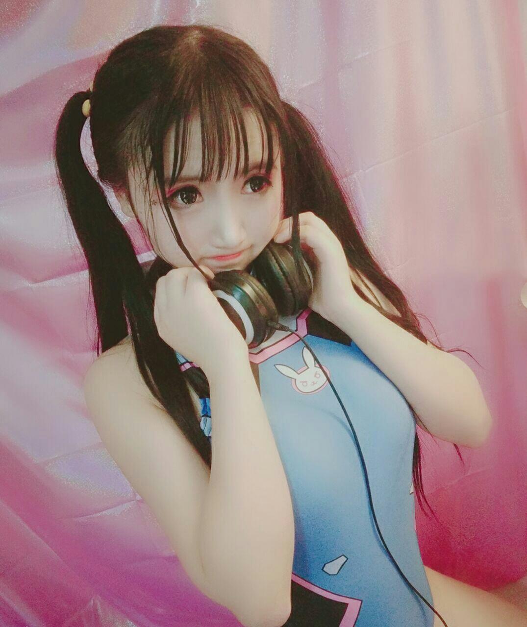 大胸萌妹